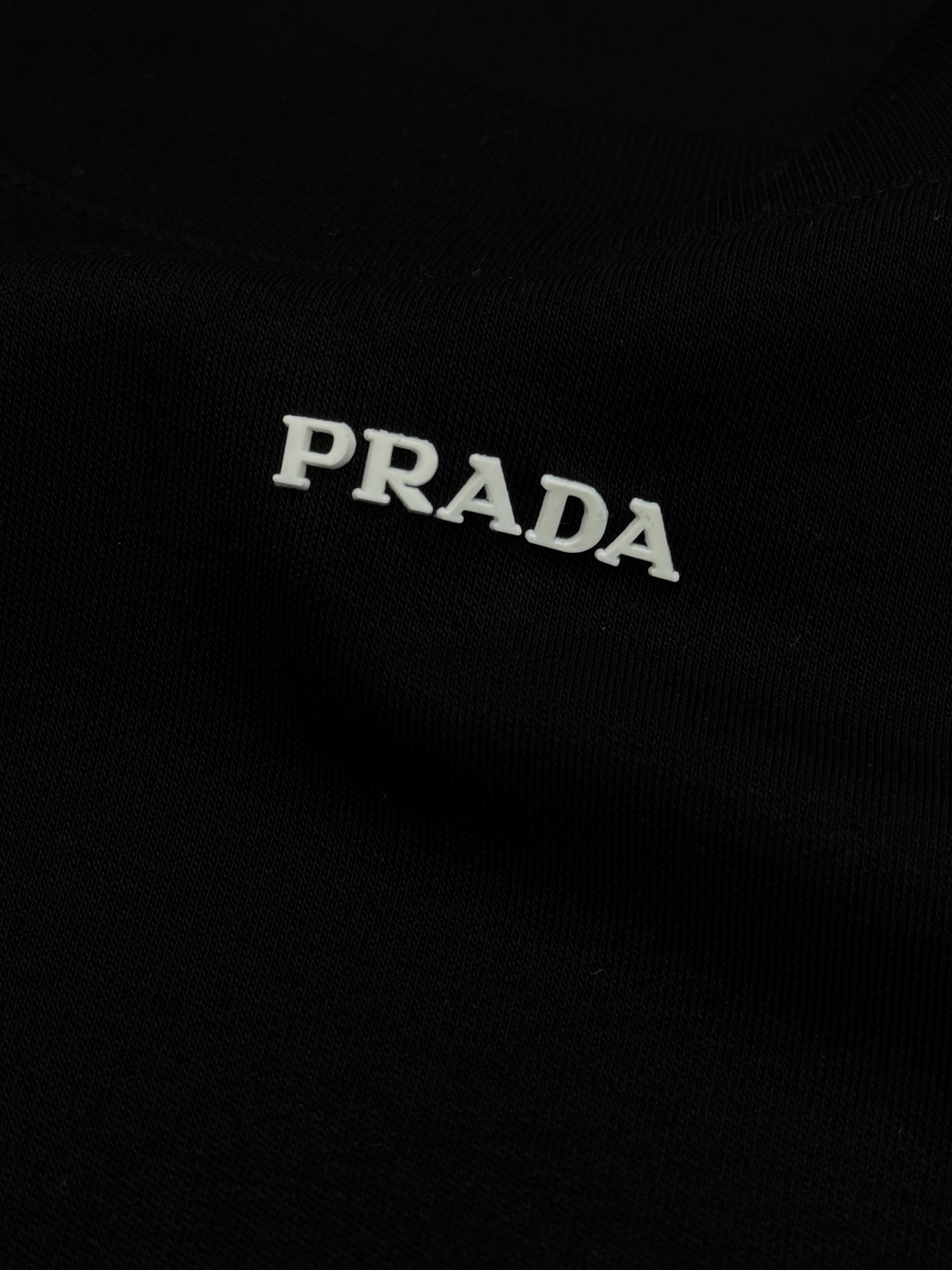 Prada普拉达2026秋冬基础款重磅莫代尔短袖|真正高端男人的衣柜刚需🎗️甄选300g高定莫代尔面料,区别市面轻薄款, Prada普拉达2026秋冬基础款重磅莫代尔短袖|真正高端男人的衣柜刚需🎗️甄选300g高定莫代尔面料,区别市面轻薄款,