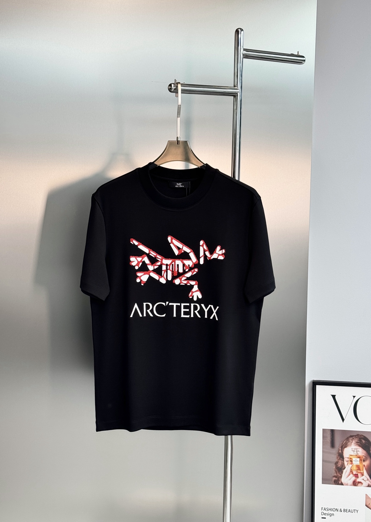 ARC'TERYX始祖鸟新款重磅莫代尔修身短袖🤵300g加厚莫代尔面料区别市面薄款，上手自带细腻柔光触感，上身垂坠丝滑，