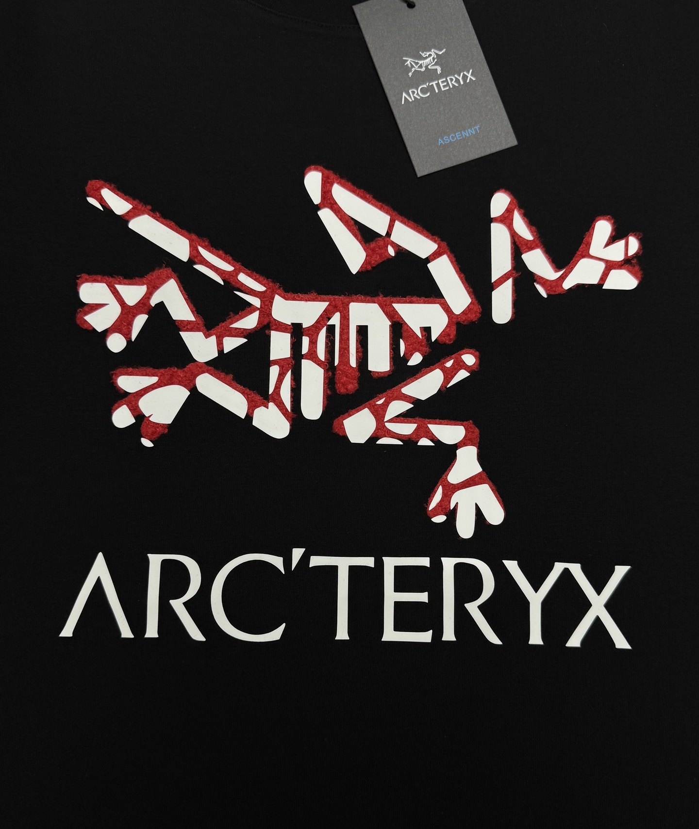 ARC'TERYX始祖鸟新款重磅莫代尔修身短袖🤵300g加厚莫代尔面料区别市面薄款，上手自带细腻柔光触感，上身垂坠丝滑，