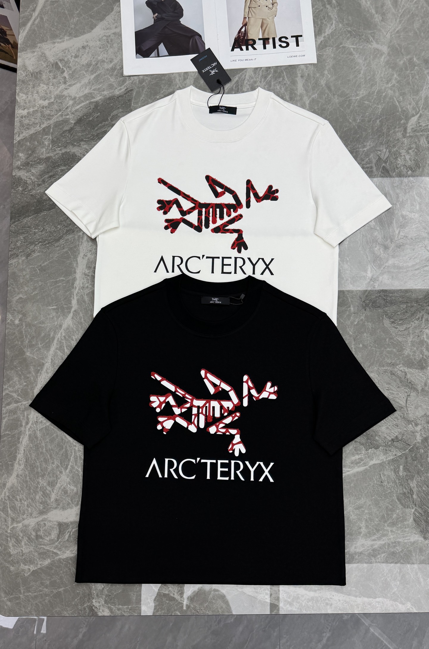 ARC'TERYX始祖鸟新款重磅莫代尔修身短袖🤵300g加厚莫代尔面料区别市面薄款，上手自带细腻柔光触感，上身垂坠丝滑，