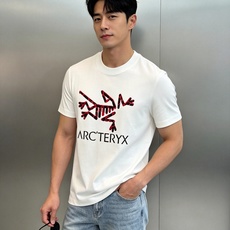 ARC'TERYX始祖鸟新款重磅莫代尔修身短袖🤵300g加厚莫代尔面料区别市面薄款,上手自带细腻柔光触感,上身垂坠丝滑, ARC'TERYX始祖鸟新款重磅莫代尔修身短袖🤵300g加厚莫代尔面料区别市面薄款,上手自带细腻柔光触感,上身垂坠丝滑,