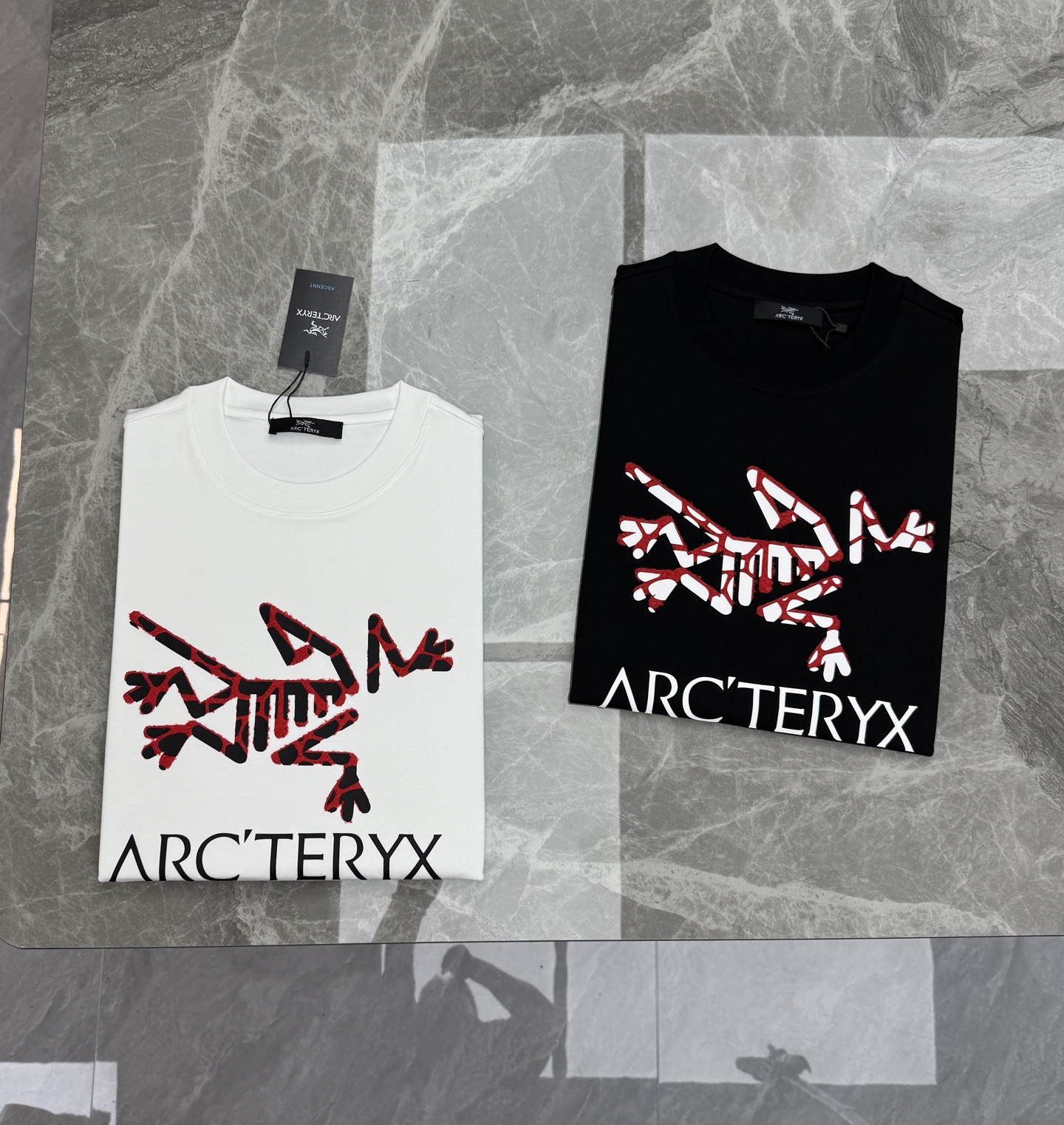 ARC'TERYX始祖鸟新款重磅莫代尔修身短袖🤵300g加厚莫代尔面料区别市面薄款,上手自带细腻柔光触感,上身垂坠丝滑, ARC'TERYX始祖鸟新款重磅莫代尔修身短袖🤵300g加厚莫代尔面料区别市面薄款,上手自带细腻柔光触感,上身垂坠丝滑,