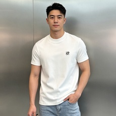 极简高级,永不过时的质感单品❤️LOEWE罗意威新品重磅300g莫代尔短袖🎗️修身利落版型,不紧绷不臃肿,恰到好处修饰身 极简高级,永不过时的质感单品❤️LOEWE罗意威新品重磅300g莫代尔短袖🎗️修身利落版型,不紧绷不臃肿,恰到好处修饰身