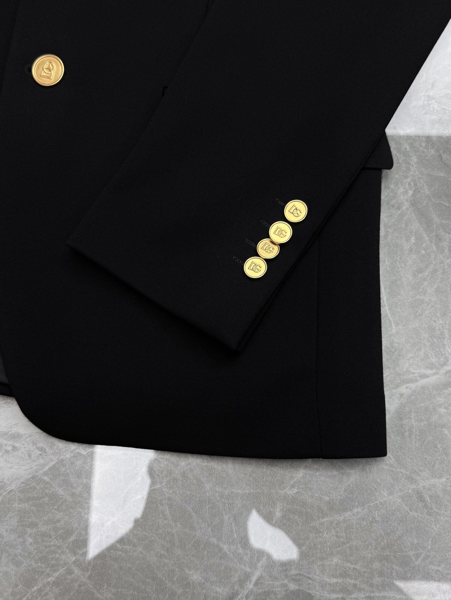 D&G*杜嘉班纳新品休闲西服外套👨🏻以意式匠心，重塑奢华西装的舒适与气场。皇室尊贵象征🔥高级印度丝订制.外贸公司订单！独
