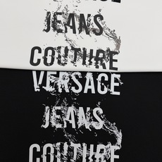 VERSACE JEANS COUTURE 范思哲秋冬新品卫衣❤️甄选棉莫混纺面料,兼顾棉质挺括与莫代尔丝滑触感,上身垂 VERSACE JEANS COUTURE 范思哲秋冬新品卫衣❤️甄选棉莫混纺面料,兼顾棉质挺括与莫代尔丝滑触感,上身垂