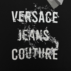 VERSACE JEANS COUTURE 范思哲秋冬新品卫衣❤️甄选棉莫混纺面料,兼顾棉质挺括与莫代尔丝滑触感,上身垂 VERSACE JEANS COUTURE 范思哲秋冬新品卫衣❤️甄选棉莫混纺面料,兼顾棉质挺括与莫代尔丝滑触感,上身垂
