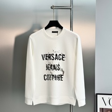VERSACE JEANS COUTURE 范思哲秋冬新品卫衣❤️甄选棉莫混纺面料,兼顾棉质挺括与莫代尔丝滑触感,上身垂 VERSACE JEANS COUTURE 范思哲秋冬新品卫衣❤️甄选棉莫混纺面料,兼顾棉质挺括与莫代尔丝滑触感,上身垂