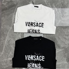 VERSACE JEANS COUTURE 范思哲秋冬新品卫衣❤️甄选棉莫混纺面料,兼顾棉质挺括与莫代尔丝滑触感,上身垂 VERSACE JEANS COUTURE 范思哲秋冬新品卫衣❤️甄选棉莫混纺面料,兼顾棉质挺括与莫代尔丝滑触感,上身垂