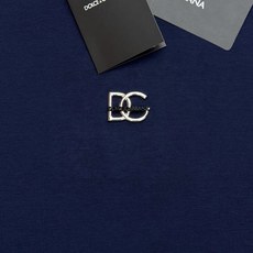 Dolce&Gabbana杜嘉班纳秋季莫代尔修身T恤-意式格调,简约自成气场✨D&G秋季新款莫代尔修身T恤-甄选高质感莫 Dolce&Gabbana杜嘉班纳秋季莫代尔修身T恤-意式格调,简约自成气场✨D&G秋季新款莫代尔修身T恤-甄选高质感莫