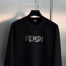 FENDI-芬迪秋季新品棉莫圆领卫衣|低调奢感自带格调❤️甄选柔软棉莫混纺面料,触感细腻亲肤,垂感出众,上身利落不臃肿。 FENDI-芬迪秋季新品棉莫圆领卫衣|低调奢感自带格调❤️甄选柔软棉莫混纺面料,触感细腻亲肤,垂感出众,上身利落不臃肿。