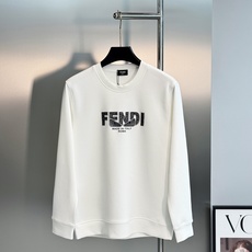 FENDI-芬迪秋季新品棉莫圆领卫衣|低调奢感自带格调❤️甄选柔软棉莫混纺面料,触感细腻亲肤,垂感出众,上身利落不臃肿。 FENDI-芬迪秋季新品棉莫圆领卫衣|低调奢感自带格调❤️甄选柔软棉莫混纺面料,触感细腻亲肤,垂感出众,上身利落不臃肿。
