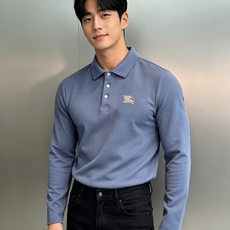 Burberry巴宝莉商务休闲男生秋季轻奢Polo|质感直接拉满!秋天男士衣橱少不了一件高品质长袖Polo。重磅双丝光珠 Burberry巴宝莉商务休闲男生秋季轻奢Polo|质感直接拉满!秋天男士衣橱少不了一件高品质长袖Polo。重磅双丝光珠