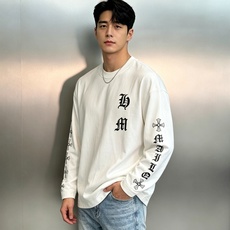 Chrome Hearts克罗心秋冬长袖|暗黑高街格调!潮牌男女同款❤️ 暗黑系天花板,克罗心十字长袖太帅了!高街玩家不 Chrome Hearts克罗心秋冬长袖|暗黑高街格调!潮牌男女同款❤️ 暗黑系天花板,克罗心十字长袖太帅了!高街玩家不