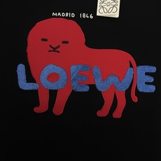 LOEWE罗意威秋冬趣味狮子长袖上衣|松弛轻奢感.潮牌男女同款推荐❤️ 西班牙马德里1846标识,卡通红狮子贴布搭配毛巾 LOEWE罗意威秋冬趣味狮子长袖上衣|松弛轻奢感.潮牌男女同款推荐❤️ 西班牙马德里1846标识,卡通红狮子贴布搭配毛巾
