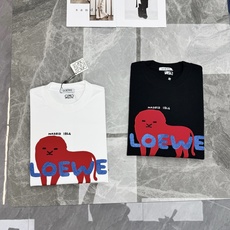 LOEWE罗意威秋冬趣味狮子长袖上衣|松弛轻奢感.潮牌男女同款推荐❤️ 西班牙马德里1846标识,卡通红狮子贴布搭配毛巾 LOEWE罗意威秋冬趣味狮子长袖上衣|松弛轻奢感.潮牌男女同款推荐❤️ 西班牙马德里1846标识,卡通红狮子贴布搭配毛巾