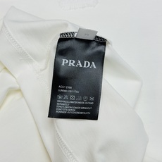 潮人早秋刚需|Prada流苏刺绣长袖太有格调。早秋一件质感长袖直接提升穿搭品味!男女同款❤️宽松微阔落肩剪裁,上身松弛不 潮人早秋刚需|Prada流苏刺绣长袖太有格调。早秋一件质感长袖直接提升穿搭品味!男女同款❤️宽松微阔落肩剪裁,上身松弛不