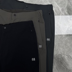 KOLON SPORT可隆|秋季机能户外休闲裤❤️专为都市与户外双重场景打造,高弹速干科技面料,垂顺抗皱,上身轻盈无束缚 KOLON SPORT可隆|秋季机能户外休闲裤❤️专为都市与户外双重场景打造,高弹速干科技面料,垂顺抗皱,上身轻盈无束缚