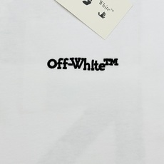Off‑White秋季重磅长袖T,潮人衣橱刚需单品✨男女同款❤️甄选100%高支纯棉面料,触感软糯扎实,垂感出众,上身透 Off‑White秋季重磅长袖T,潮人衣橱刚需单品✨男女同款❤️甄选100%高支纯棉面料,触感软糯扎实,垂感出众,上身透