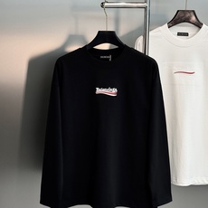 Balenciaga巴黎世家秋季长袖上新|潮人衣橱的氛围感刚需.男女同款❤️宽松微扩剪裁弱化身材拘束,甄选重磅亲肤面料, Balenciaga巴黎世家秋季长袖上新|潮人衣橱的氛围感刚需.男女同款❤️宽松微扩剪裁弱化身材拘束,甄选重磅亲肤面料,