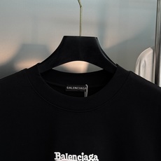 Balenciaga巴黎世家秋季长袖上新|潮人衣橱的氛围感刚需.男女同款❤️宽松微扩剪裁弱化身材拘束,甄选重磅亲肤面料, Balenciaga巴黎世家秋季长袖上新|潮人衣橱的氛围感刚需.男女同款❤️宽松微扩剪裁弱化身材拘束,甄选重磅亲肤面料,