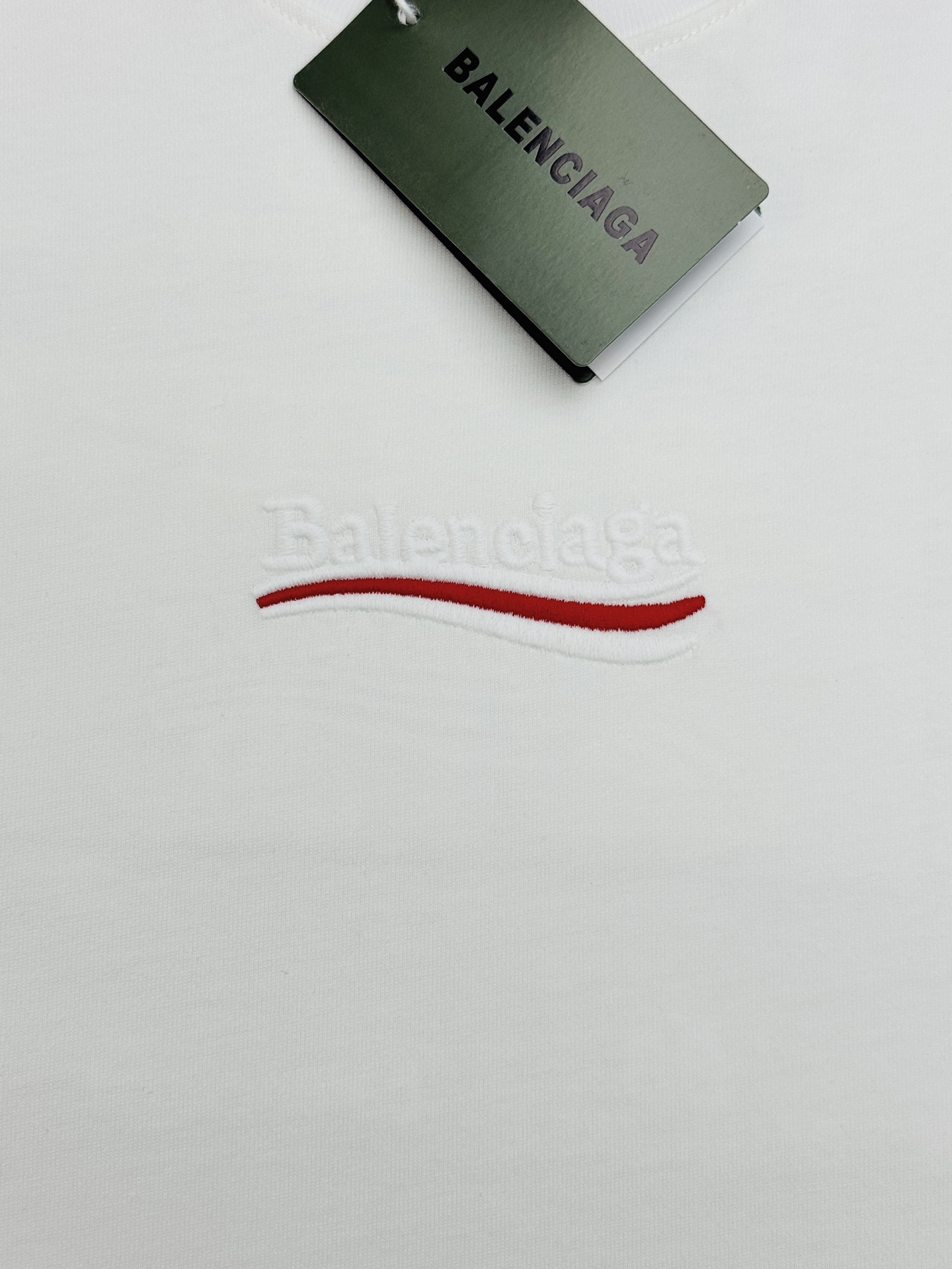 Balenciaga巴黎世家秋季长袖上新｜潮人衣橱的氛围感刚需.男女同款❤️宽松微扩剪裁弱化身材拘束，甄选重磅亲肤面料，