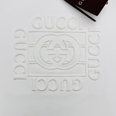 Gucci古奇秋季新款浮雕圆领卫衣✨男女同款❤️重磅亲肤面料,触感软糯挺括,宽松落肩剪裁,不挑身材,男生上身松弛有型,女 Gucci古奇秋季新款浮雕圆领卫衣✨男女同款❤️重磅亲肤面料,触感软糯挺括,宽松落肩剪裁,不挑身材,男生上身松弛有型,女