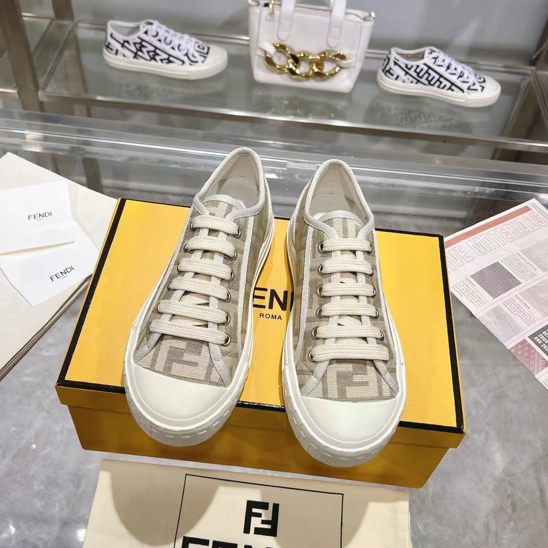 Falsche günstige beste online
 Fendi Turnschuhe Schuhe aus Segeltuch Leinwand Fashion Lässig