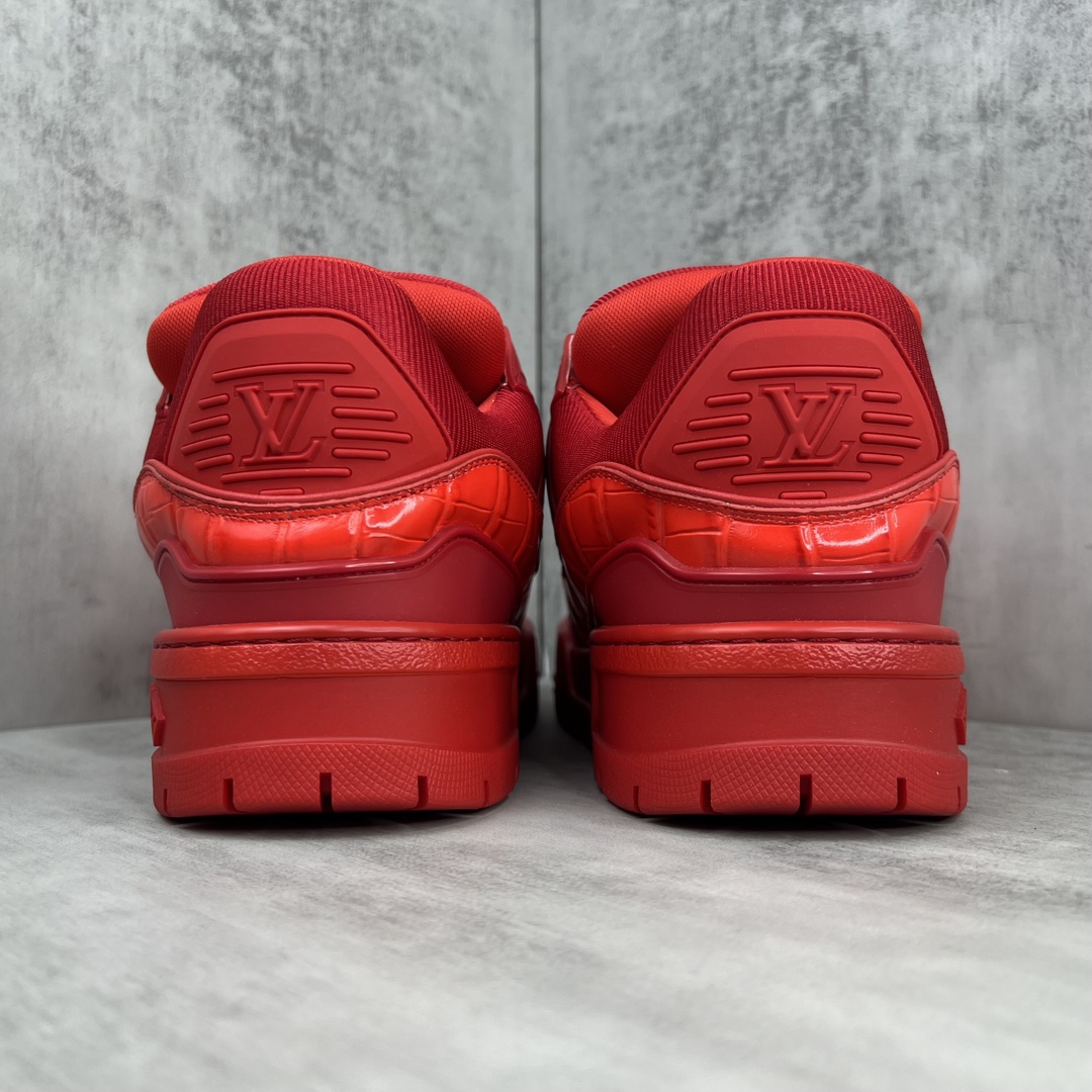 Louis Vuitton 新款上架 Loui* Vuitto* 23S走秀款Trainer 水染胖丁面包滑板鞋 独家开模暗花老花串珠