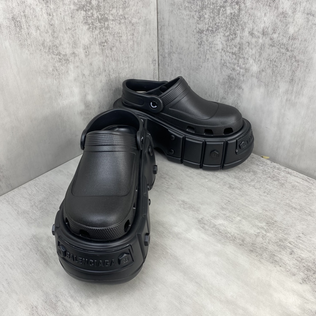 Balenciaga 新款上架 卡骆驰联乘法国高端奢侈品牌-巴黎世家 BALENCIAGA x CrOCS MPoolPlatform Slide Sandals 穆勒系列松糕厚底夏季沙滩涉水百搭潮流系带休闲拖鞋式凉鞋 增高鞋 女鞋 采用全新开发双层超轻95%(注塑)EVA塑料上下层组合模具