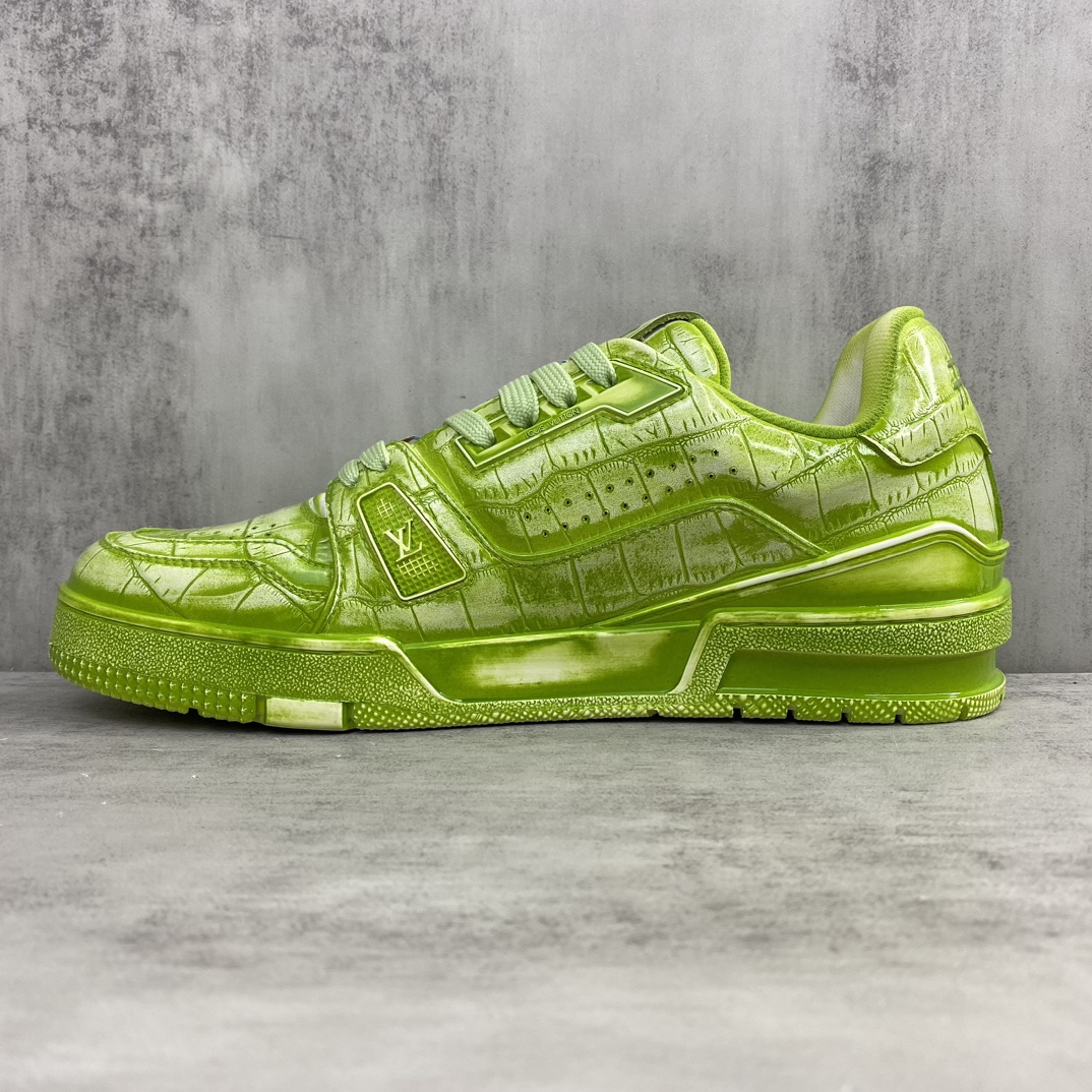 Louis Vuitton 新款上架 2054 Louis*Vuitto* Trainer 水染系列 最新款 大底和面料私模 绝对下血本费心思的一款鞋子 自Vifgil到来之后而设计的这一系列 每一季度都深受众多粉丝的青睐 TPU 大底 包装
