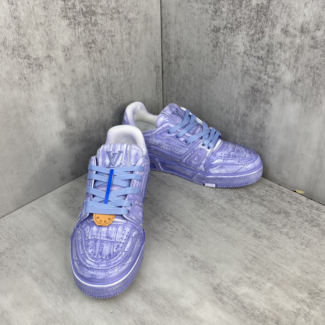 Louis Vuitton 新款上架 2054 Louis*Vuitto* Trainer 水染系列 最新款 大底和面料私模 绝对下血本费心思的一款鞋子 自Vifgil到来之后而设计的这一系列 每一季度都深受众多粉丝的青睐 TPU 大底 包装