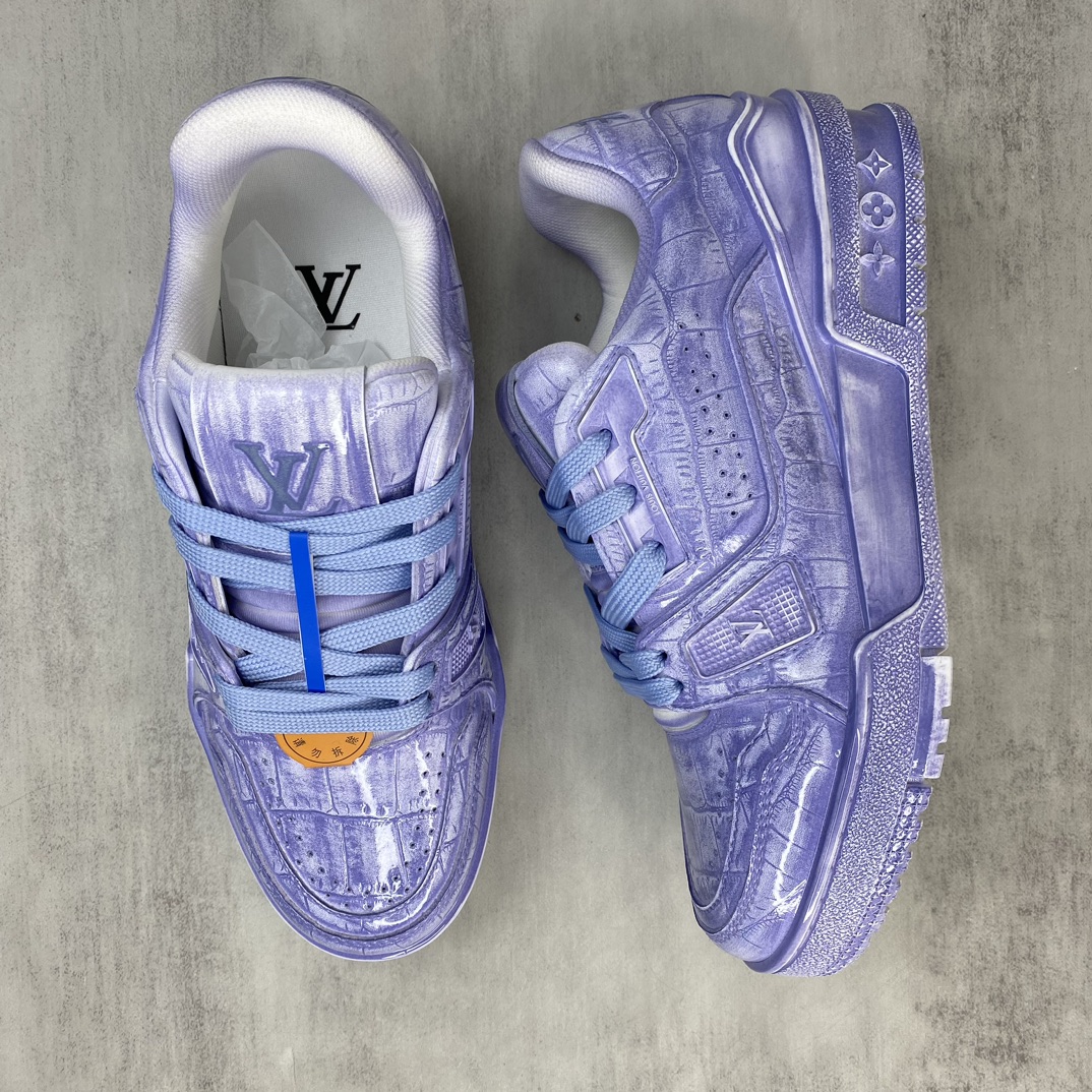 Louis Vuitton 新款上架 2054 Louis*Vuitto* Trainer 水染系列 最新款 大底和面料私模 绝对下血本费心思的一款鞋子 自Vifgil到来之后而设计的这一系列 每一季度都深受众多粉丝的青睐 TPU 大底 包装
