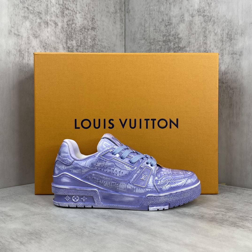 Louis Vuitton 新款上架 2054 Louis*Vuitto* Trainer 水染系列 最新款 大底和面料私模 绝对下血本费心思的一款鞋子 自Vifgil到来之后而设计的这一系列 每一季度都深受众多粉丝的青睐 TPU 大底 包装