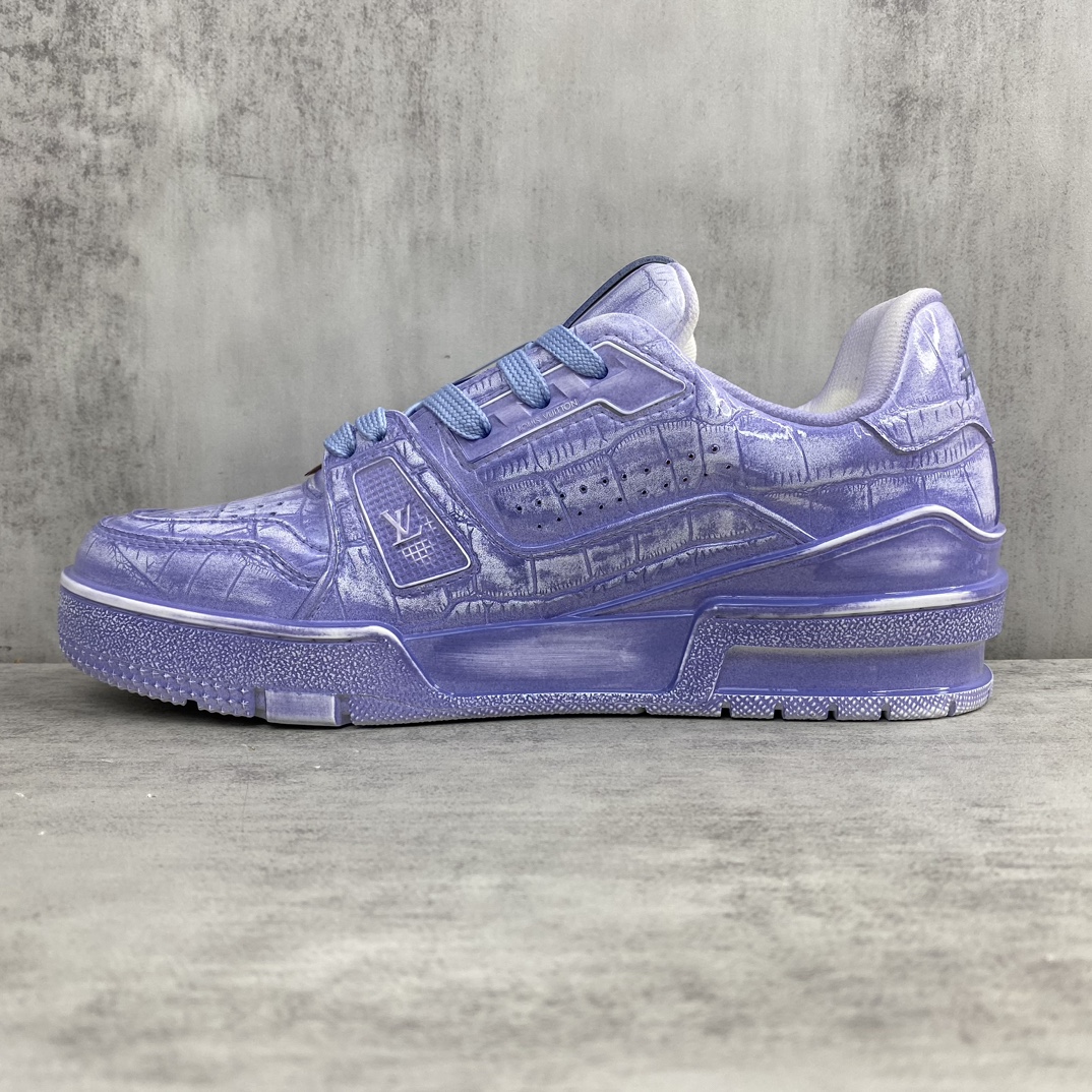 Louis Vuitton 新款上架 2054 Louis*Vuitto* Trainer 水染系列 最新款 大底和面料私模 绝对下血本费心思的一款鞋子 自Vifgil到来之后而设计的这一系列 每一季度都深受众多粉丝的青睐 TPU 大底 包装
