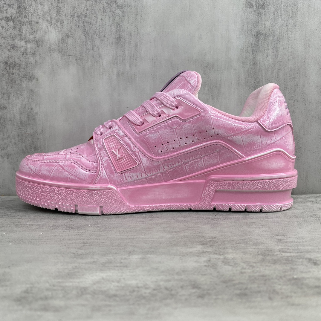 Louis Vuitton 新款上架 2054 Louis*Vuitto* Trainer 水染系列 最新款 大底和面料私模 绝对下血本费心思的一款鞋子 自Vifgil到来之后而设计的这一系列 每一季度都深受众多粉丝的青睐 TPU 大底 包装