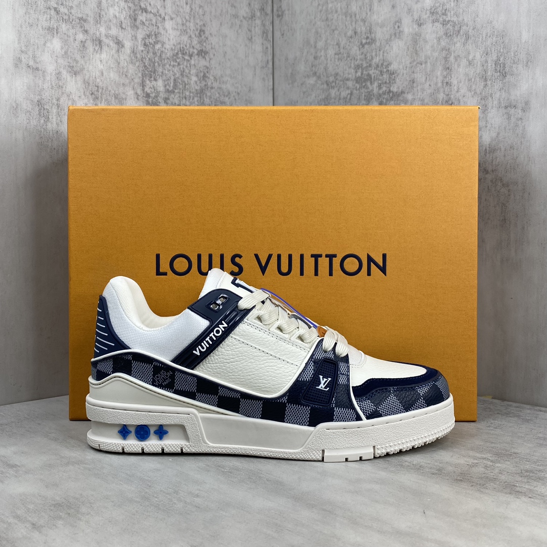 Louis Vuitton 新款上架 2064 Louis*Vuitto* LV Trainer 最新款 大底和面料私模 绝对下血本费心思的一款鞋子 自Vifgil到来之后而设计的这一系列 每一季度都深受众多粉丝的青睐 TPU 大底 包装