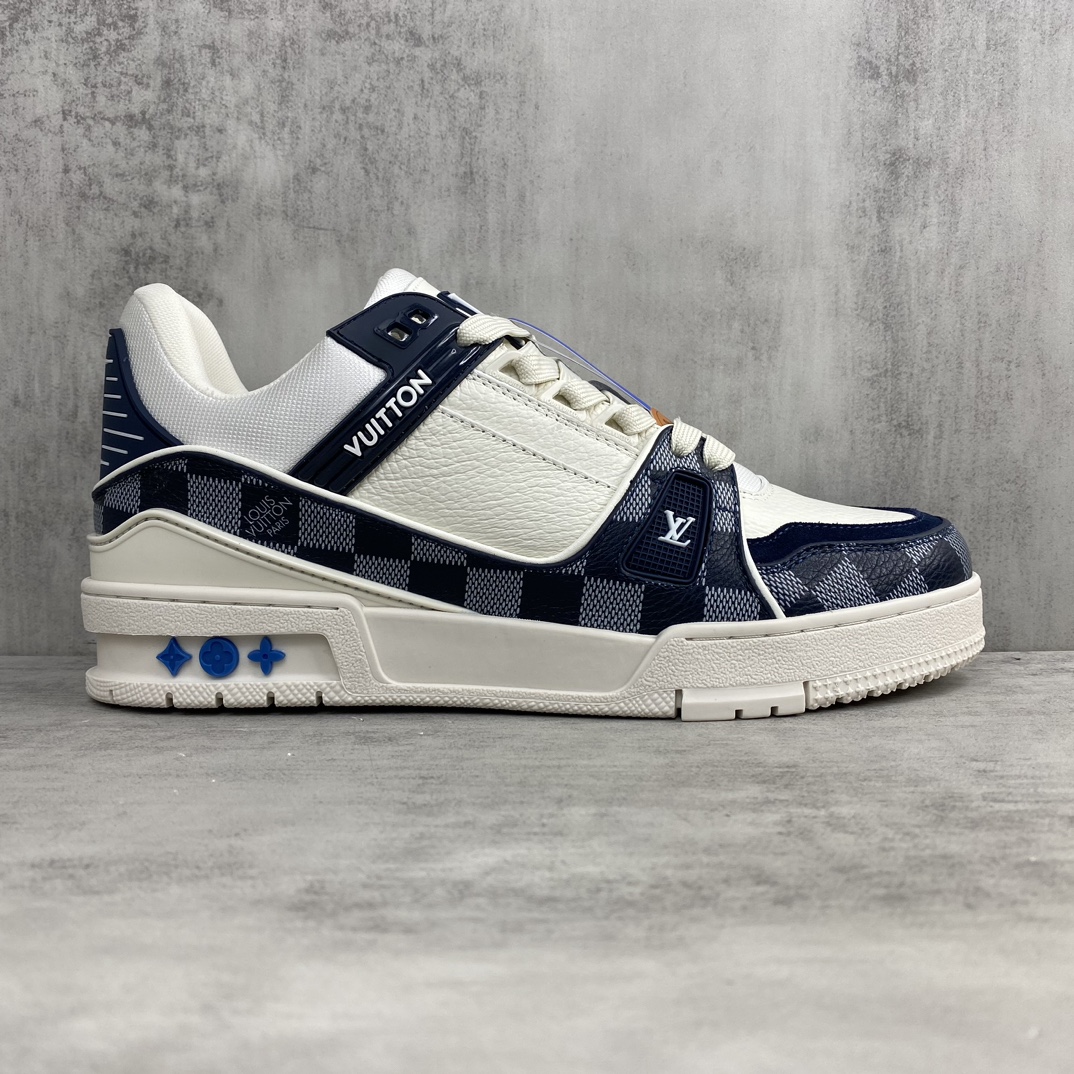 Louis Vuitton 新款上架 2064 Louis*Vuitto* LV Trainer 最新款 大底和面料私模 绝对下血本费心思的一款鞋子 自Vifgil到来之后而设计的这一系列 每一季度都深受众多粉丝的青睐 TPU 大底 包装