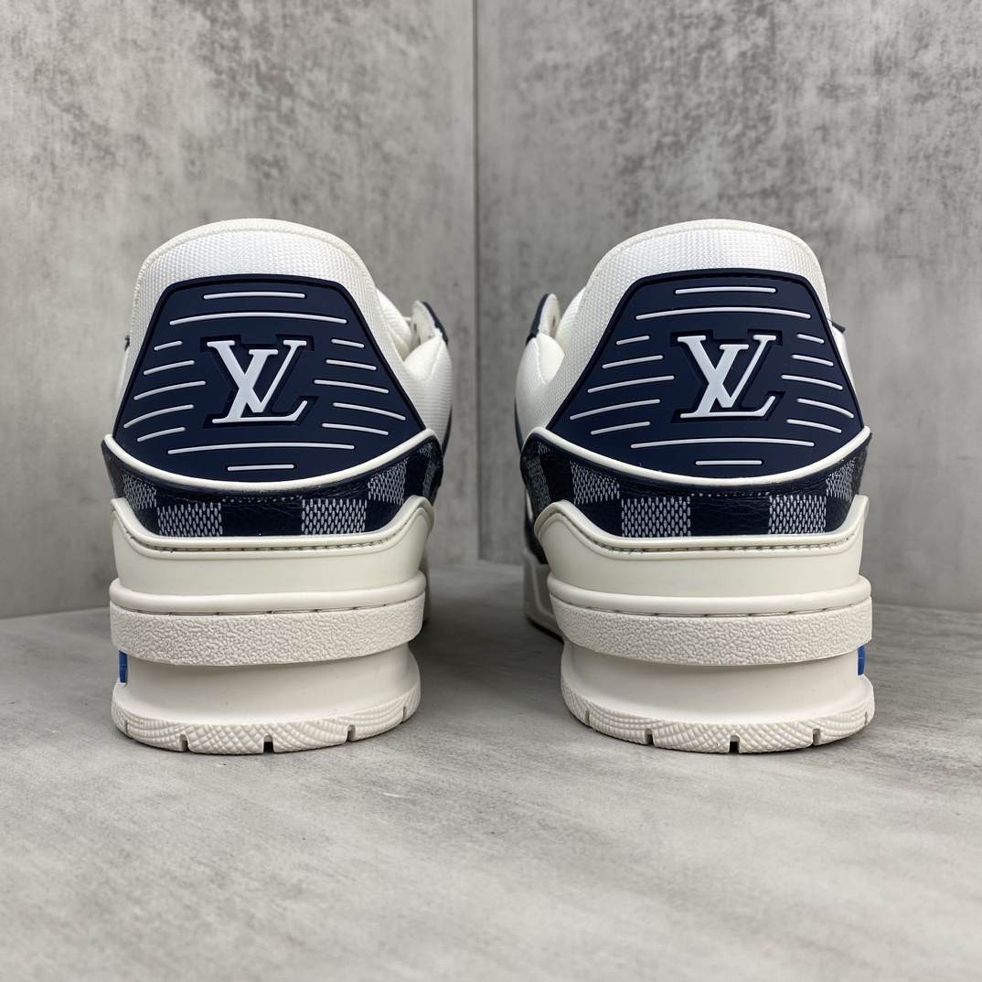 Louis Vuitton 新款上架 2064 Louis*Vuitto* LV Trainer 最新款 大底和面料私模 绝对下血本费心思的一款鞋子 自Vifgil到来之后而设计的这一系列 每一季度都深受众多粉丝的青睐 TPU 大底 包装