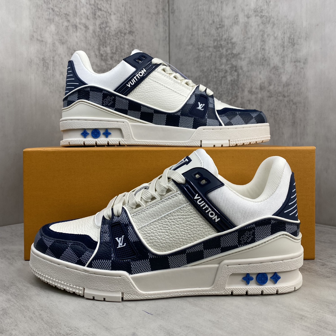 Louis Vuitton 新款上架 2064 Louis*Vuitto* LV Trainer 最新款 大底和面料私模 绝对下血本费心思的一款鞋子 自Vifgil到来之后而设计的这一系列 每一季度都深受众多粉丝的青睐 TPU 大底 包装