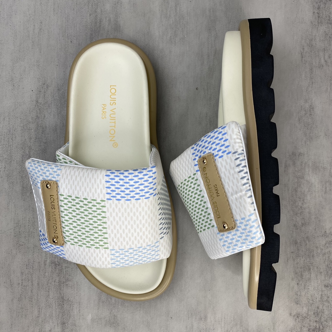Louis Vuitton 新款上架 LV 主打最新款牛仔拖鞋硬货上新 代购级别 高级感十足 国内外博主刷爆的一款