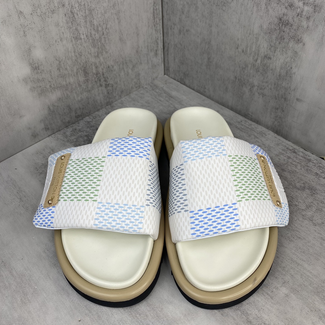 Louis Vuitton 新款上架 LV 主打最新款牛仔拖鞋硬货上新 代购级别 高级感十足 国内外博主刷爆的一款