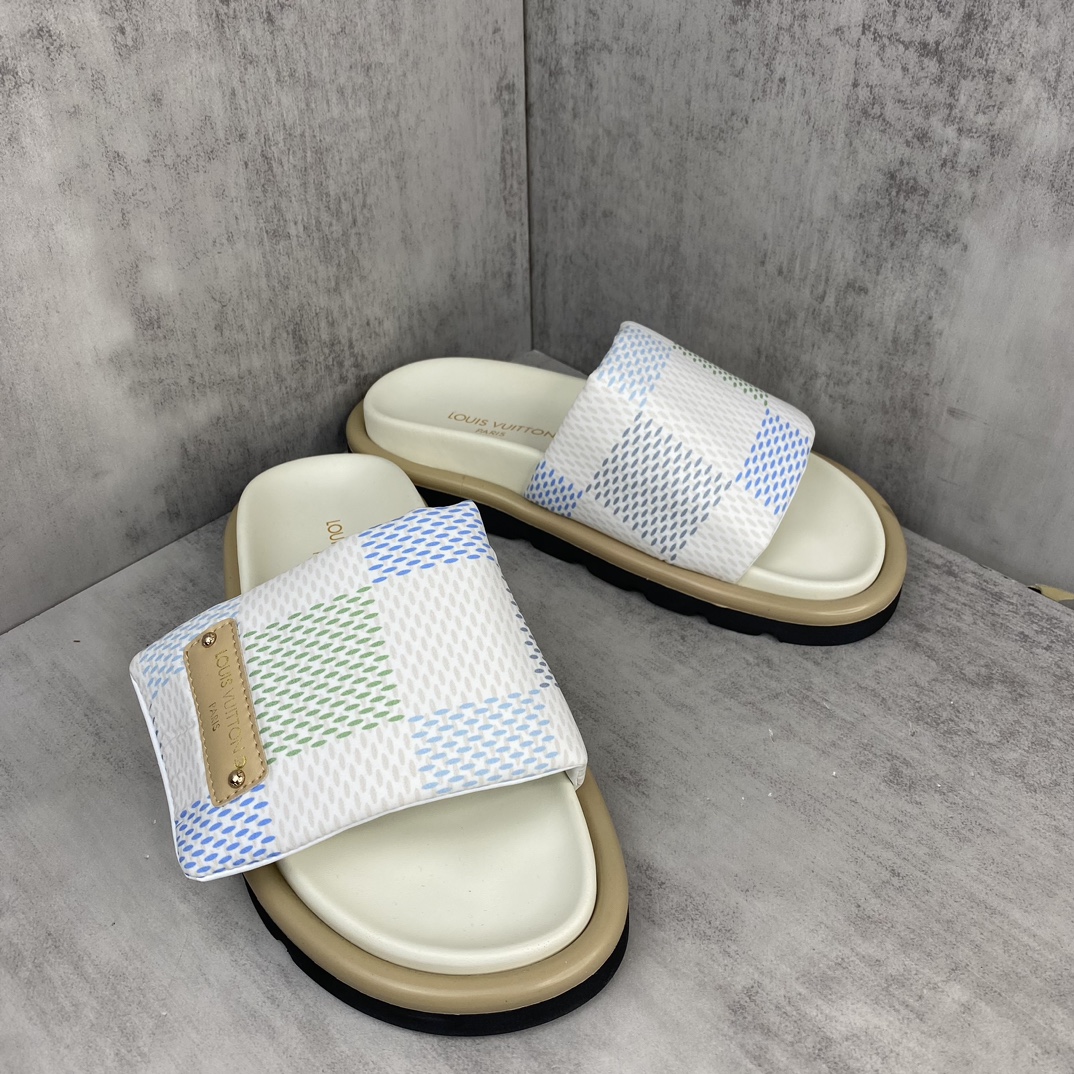 Louis Vuitton 新款上架 LV 主打最新款牛仔拖鞋硬货上新 代购级别 高级感十足 国内外博主刷爆的一款