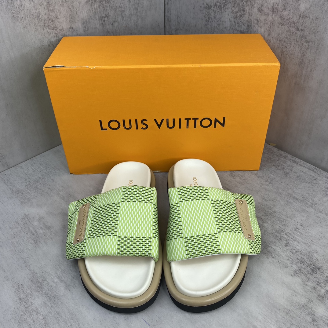 Louis Vuitton 新款上架 LV 主打最新款牛仔拖鞋硬货上新 代购级别 高级感十足 国内外博主刷爆的一款