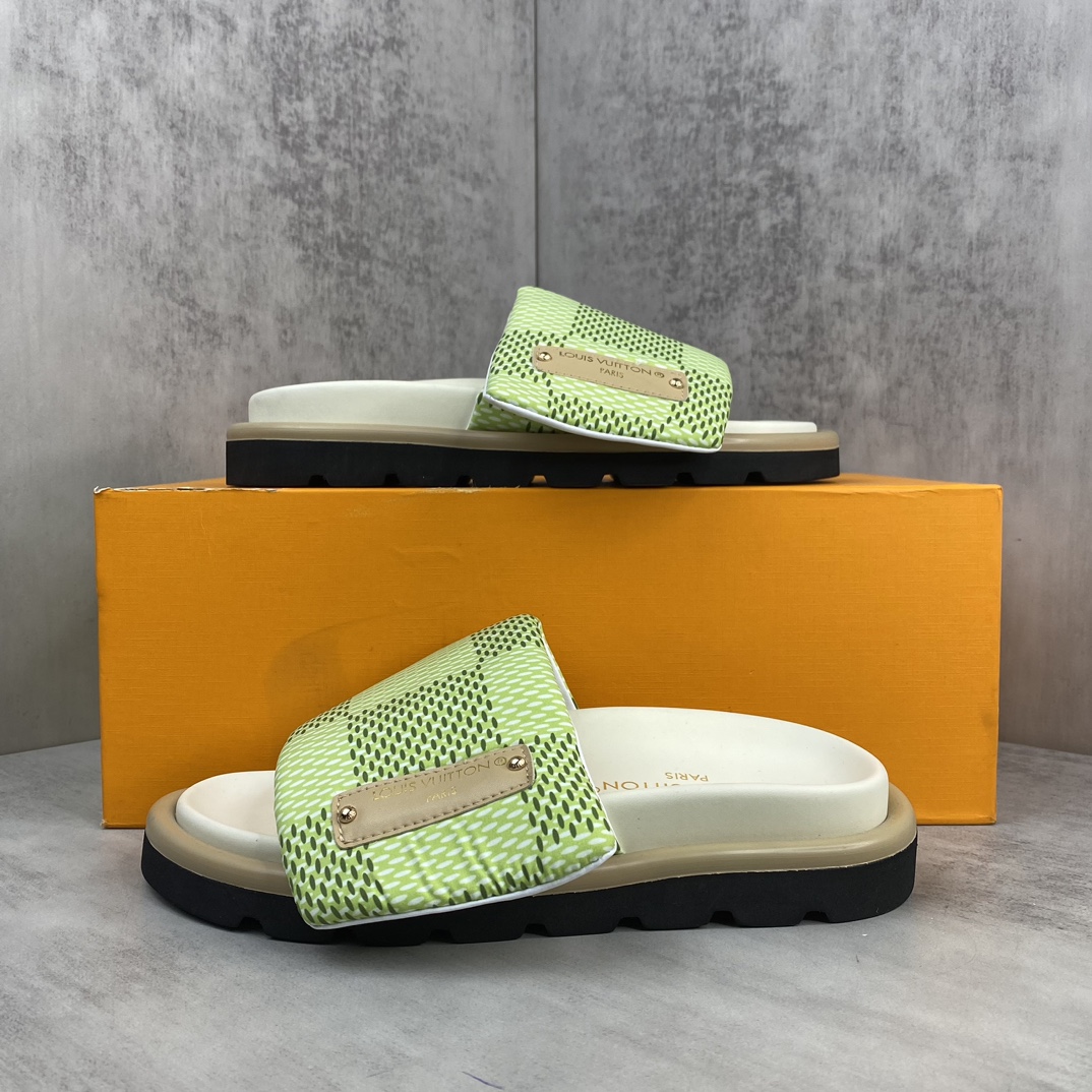 Louis Vuitton 新款上架 LV 主打最新款牛仔拖鞋硬货上新 代购级别 高级感十足 国内外博主刷爆的一款
