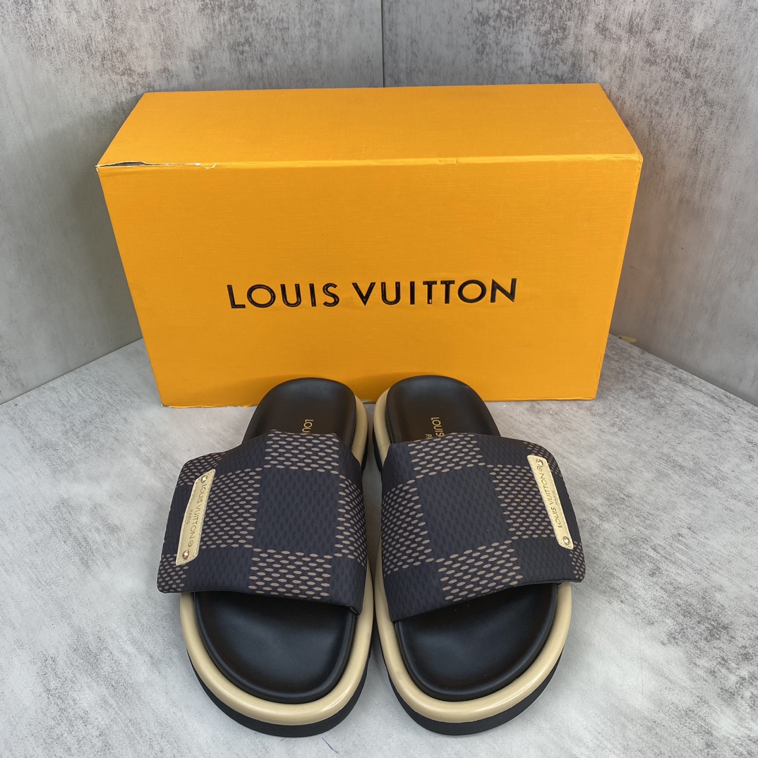 Louis Vuitton 新款上架 LV 主打最新款牛仔拖鞋硬货上新 代购级别 高级感十足 国内外博主刷爆的一款