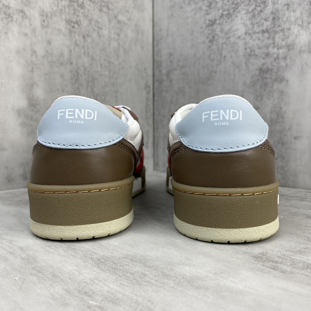 Fendi 新色上架 (莞产 ) Fendi 芬迪 24ss 休闲鞋FENDI芬迪match最新 运动鞋 设计师Kim Jones打造的首款运动鞋fendi match 和LV驴牌的Trainer篮球运动鞋 鞋型差不多 添加了FF 的设计 鞋面采用麂皮和皮革拼接组合 侧面凸起的双F logo内里采用毛巾绒里 / 男款39-45