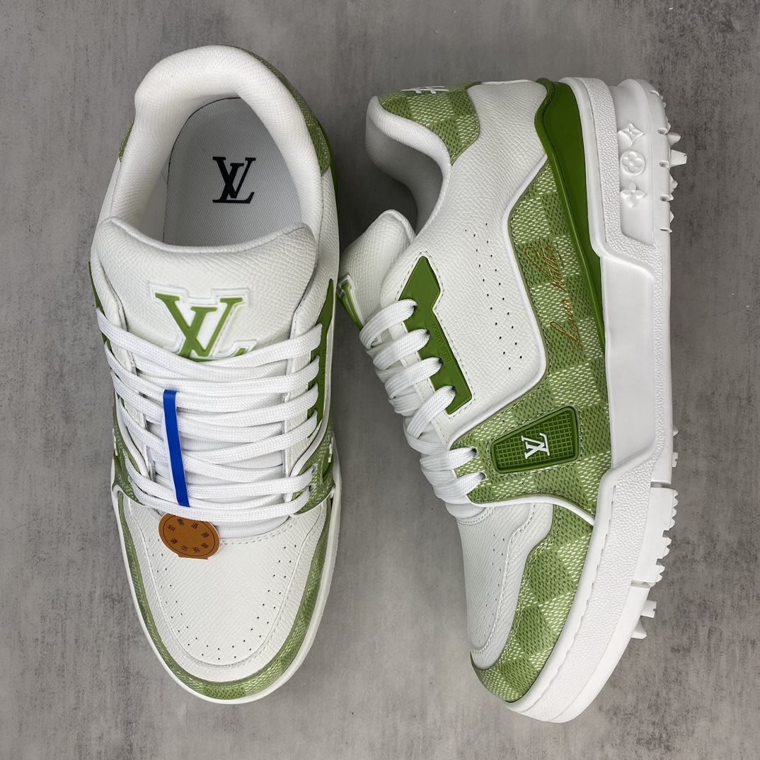 Louis Vuitton 新款上架 Louis*Vuitto* LV Trainer 24ss 高尔夫球鞋系列 (鞋底钉爪可拆卸)大底和面料私模 绝对下血本费心思的一款鞋子 自Vifgil到来之后而设计的这一系列 每一季度都深受众多粉丝的青睐 TPU 大底 包装