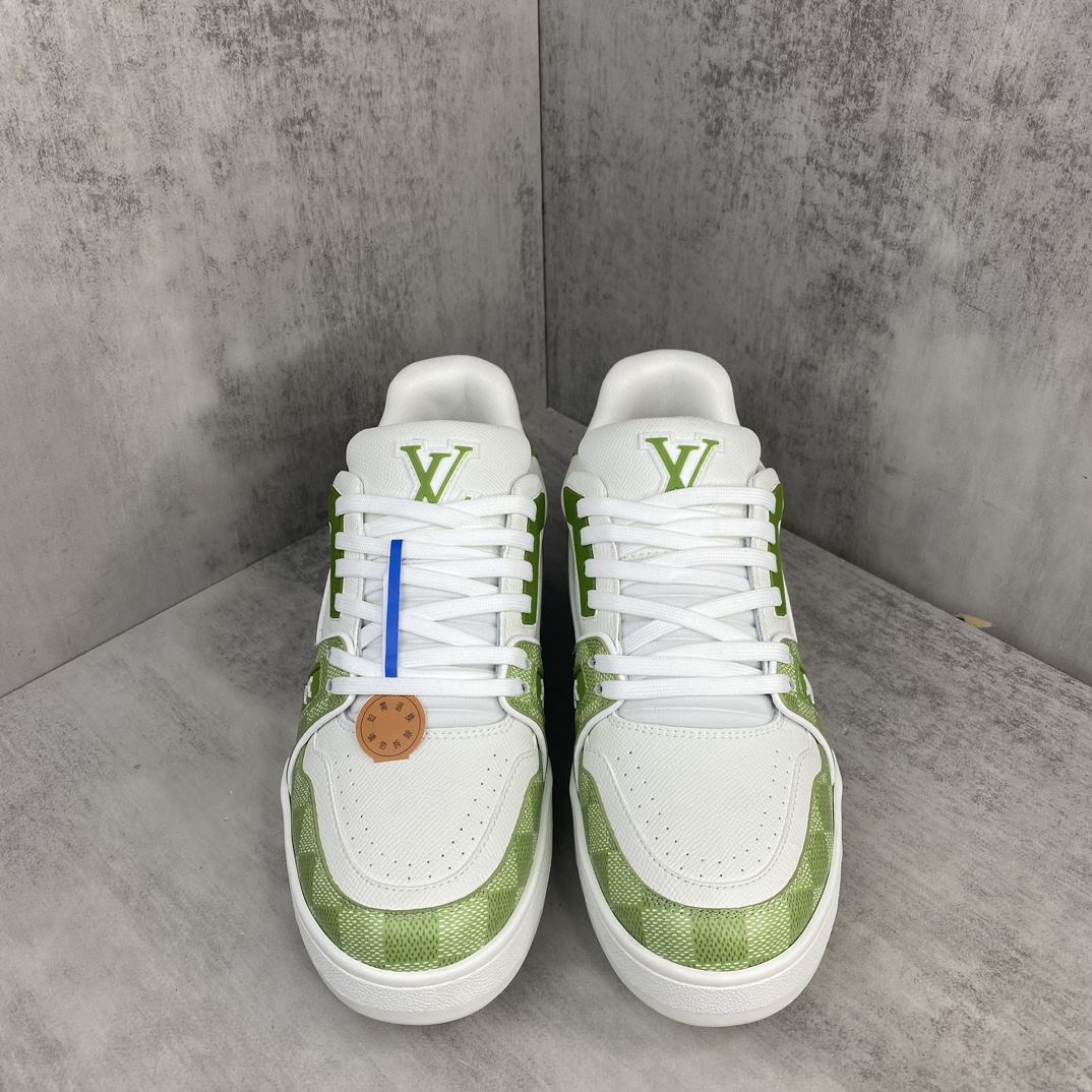 Louis Vuitton 新款上架 Louis*Vuitto* LV Trainer 24ss 高尔夫球鞋系列 (鞋底钉爪可拆卸)大底和面料私模 绝对下血本费心思的一款鞋子 自Vifgil到来之后而设计的这一系列 每一季度都深受众多粉丝的青睐 TPU 大底 包装