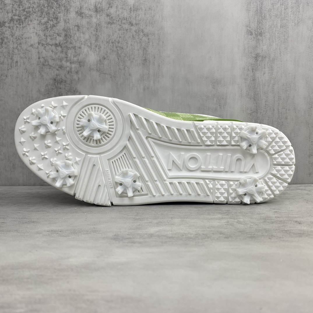 Louis Vuitton 新款上架 Louis*Vuitto* LV Trainer 24ss 高尔夫球鞋系列 (鞋底钉爪可拆卸)大底和面料私模 绝对下血本费心思的一款鞋子 自Vifgil到来之后而设计的这一系列 每一季度都深受众多粉丝的青睐 TPU 大底 包装