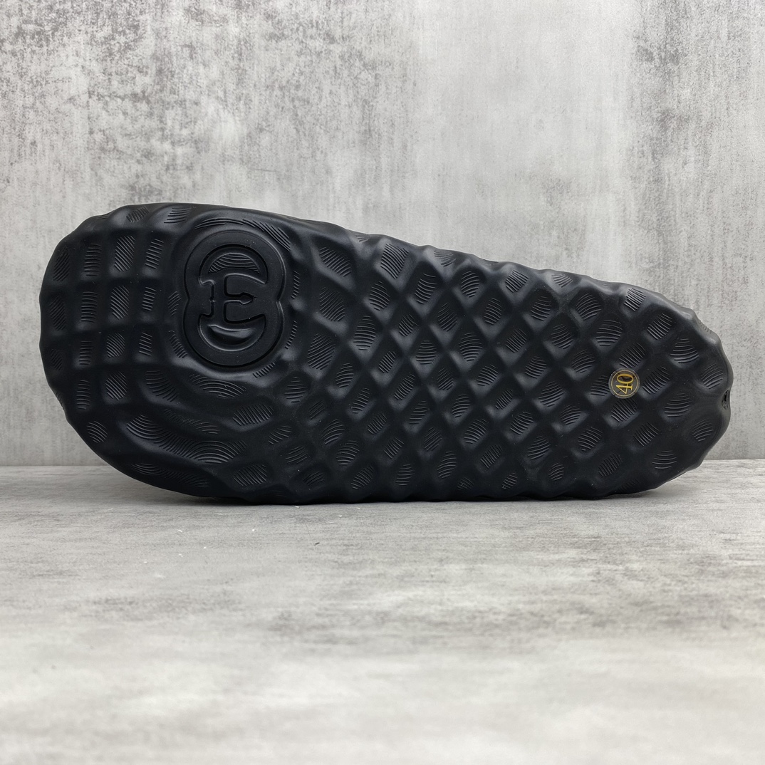 Gucci 新款上架 Gucci古驰 24ss G家最新 一字拖拖鞋 G家 正面饰有撞色3D立体双Glogo字样